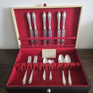 1910 Onieda Community Plate Silverware Sheraton Pattern 20 Piece Set With Chest